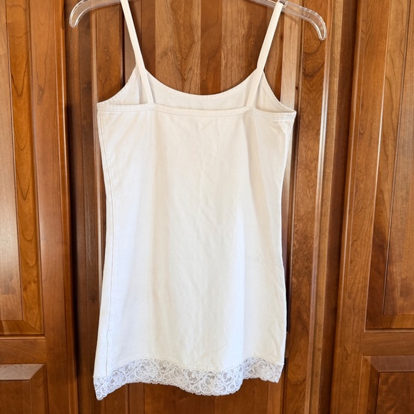 BKE layering tank white with lace trim M - Picture 2 of 3